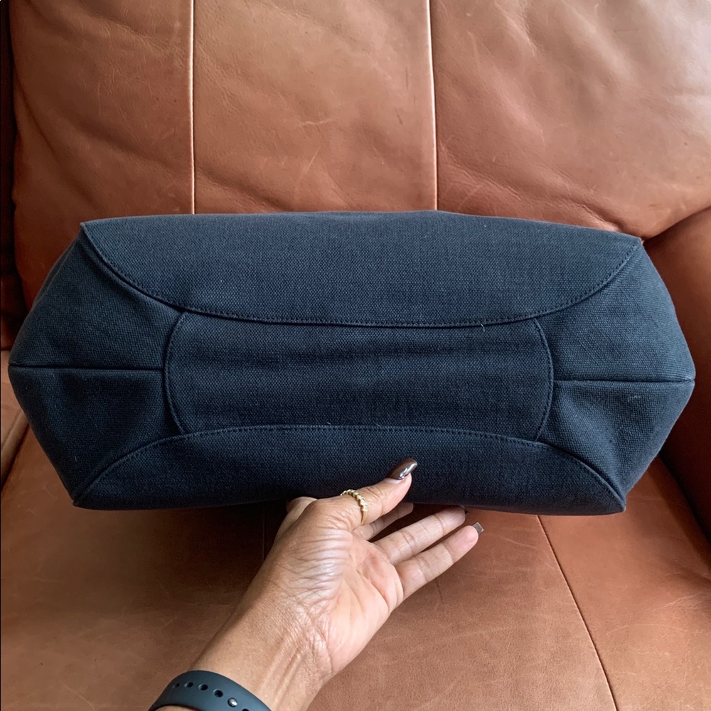💙🤎Stylish Yves Saint Laurent Navy Canvas and Brown Suede Trim Tote Bag🤎💙 - Picture 6 of 13